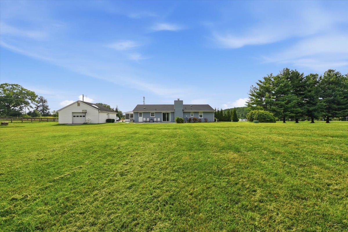 21412 Evergreen Mills Rd, Leesburg, VA for lease Primary Photo- Image 1 of 12