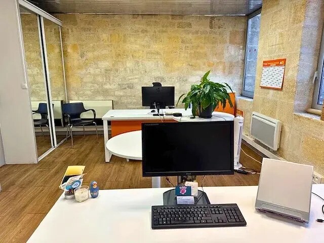 Retail in Bordeaux for lease - Interior Photo - Image 3 of 4