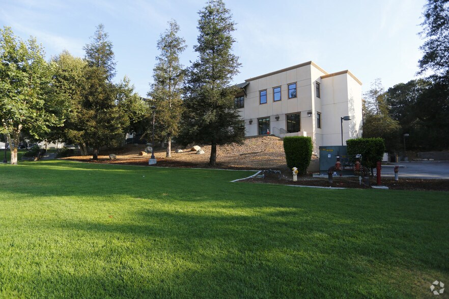 1 Civic Center Dr, La Cañada Flintridge, CA for lease - Primary Photo - Image 1 of 5