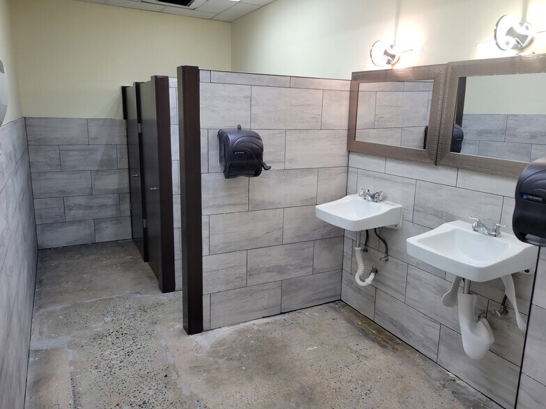 65th St & Scott Hamilton Dr, Little Rock, AR for lease - Building Photo - Image 2 of 16