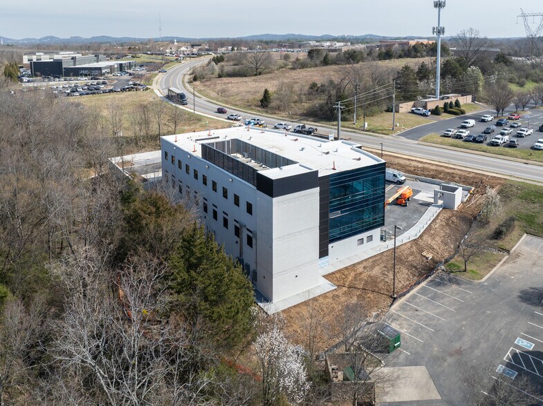 1641 Mallory Ln, Brentwood, TN à louer - Photo de construction - Image 1 de 3