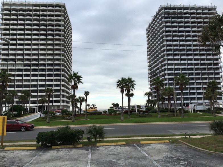 2743 N Atlantic Ave, Daytona Beach, FL for lease - Building Photo - Image 3 of 11