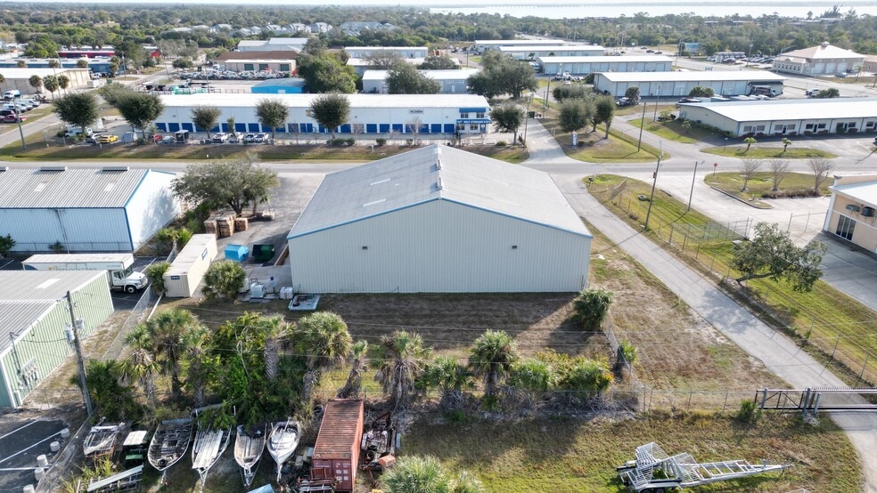 4210 Whidden Blvd, Port Charlotte, FL à vendre - Photo du bâtiment - Image 3 de 15