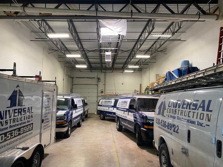 2760 Beverly Dr, Aurora, IL à vendre - Photo du bâtiment - Image 2 de 5