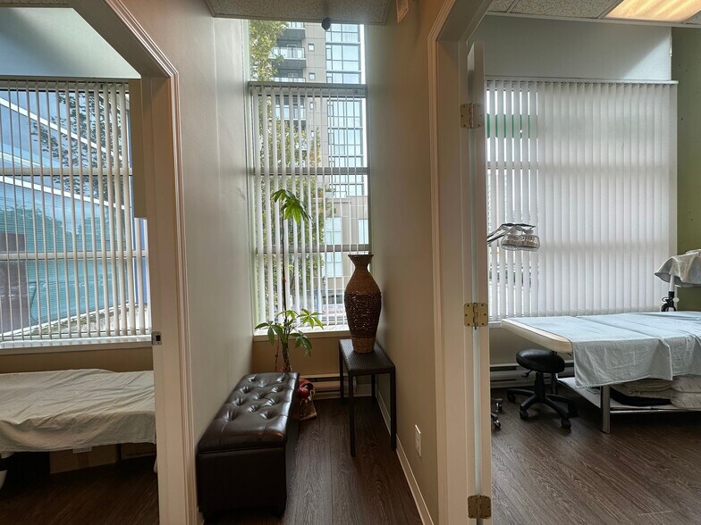 8260 Westminster Hwy, Richmond, BC à vendre - Photo du bâtiment - Image 3 de 15