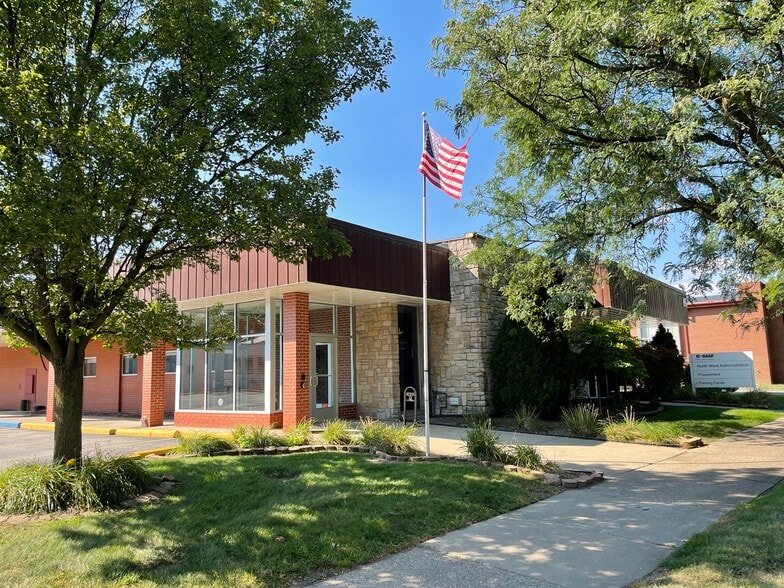 1280 Biddle Ave, Wyandotte, MI for lease - Primary Photo - Image 1 of 13