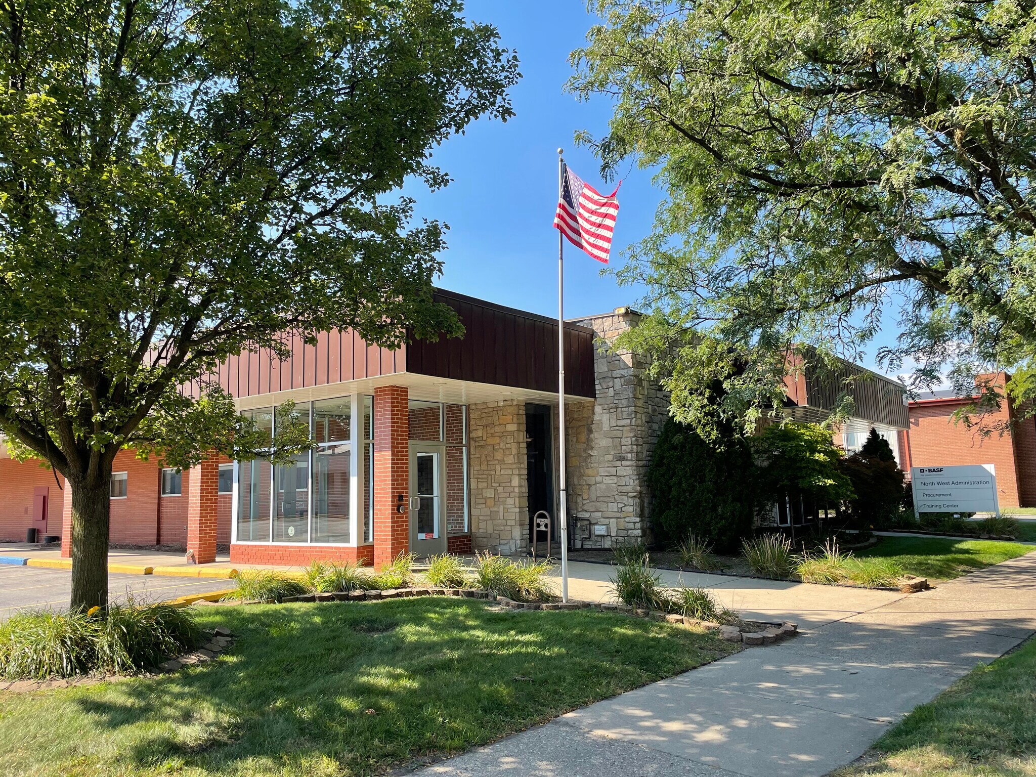 1280 Biddle Ave, Wyandotte, MI for lease Primary Photo- Image 1 of 14