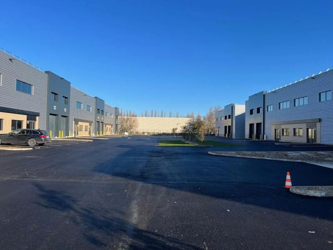 617 Rue Fourny, Buc for lease Building Photo- Image 1 of 10