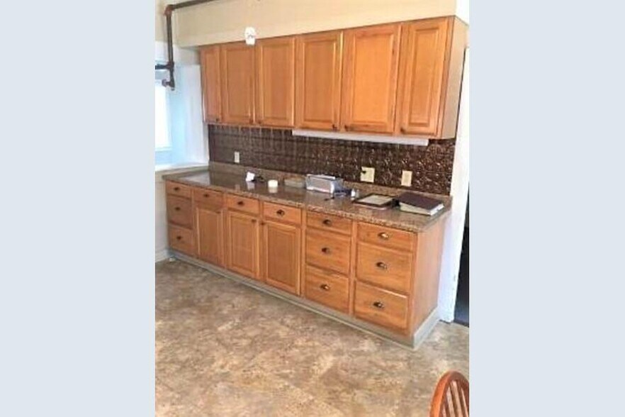 16 N Main St, London, OH à louer - Photo intérieure - Image 3 de 12