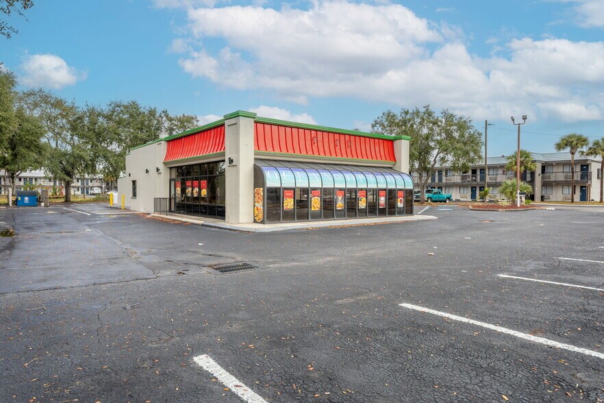 6620 E Dr Martin Luther King Jr Blvd, Tampa, FL à louer - Photo du bâtiment - Image 2 de 25