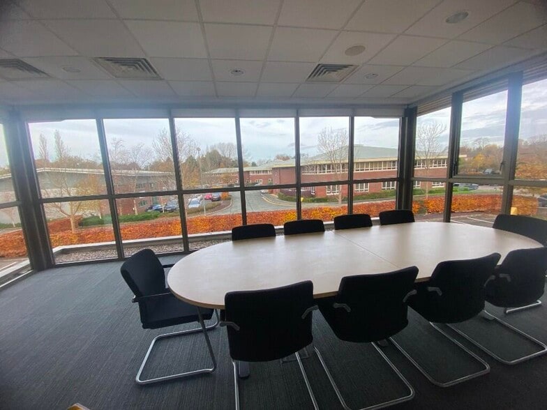 Springwood Way, Macclesfield for lease - Building Photo - Image 3 of 11