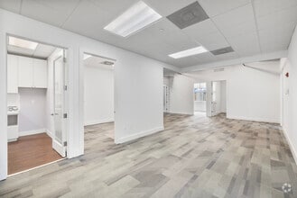 657 South Dr, Miami Springs, FL for lease Interior Photo- Image 1 of 14