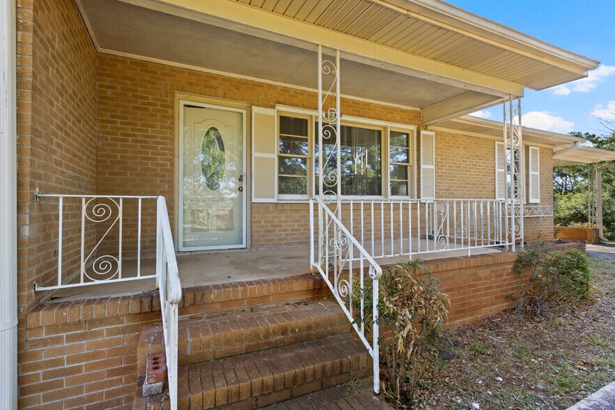 25 Goodwin Dr, Taylors, SC for sale - Building Photo - Image 2 of 4