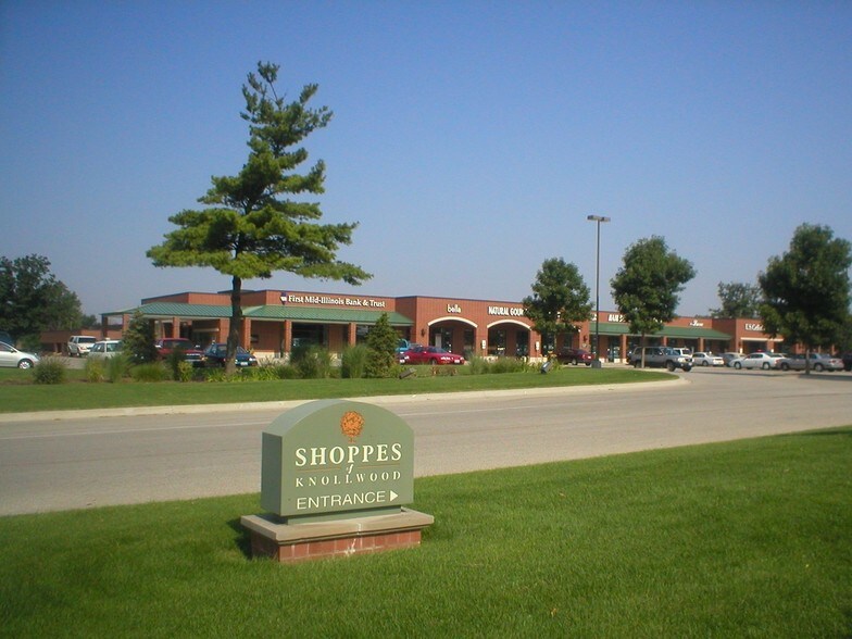 2211-2229 S Neil St, Champaign, IL à vendre - Photo du bâtiment - Image 2 de 5