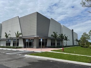 15501 Park of Commerce Blvd, Jupiter, FL for lease Building Photo- Image 1 of 1