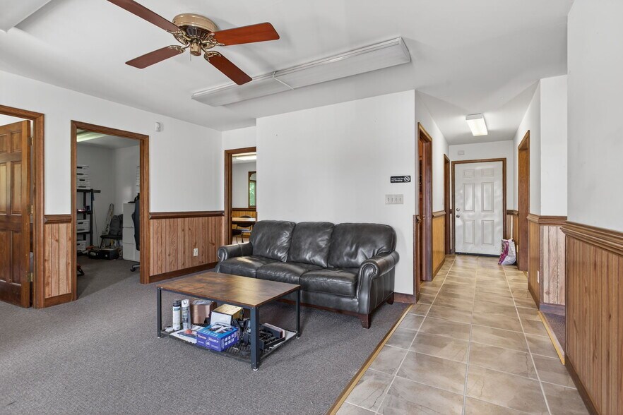 102 Industrial Blvd, Toano, VA à vendre - Photo du bâtiment - Image 3 de 42