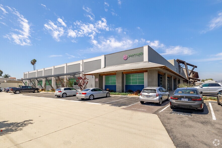 901 W Alameda Ave, Burbank, CA à louer - Photo du bâtiment - Image 1 de 13
