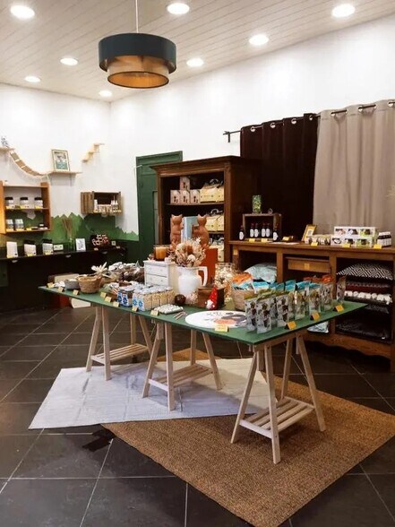 Commerce de détail dans Nantes à louer - Photo du bâtiment - Image 3 de 4