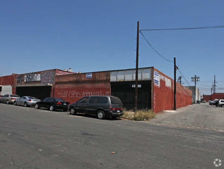 1738 S Santee St, Los Angeles, CA for lease - Primary Photo - Image 1 of 5