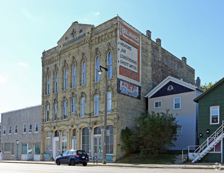 907-911 W National Ave, Milwaukee, WI à vendre - Photo du bâtiment - Image 1 de 1