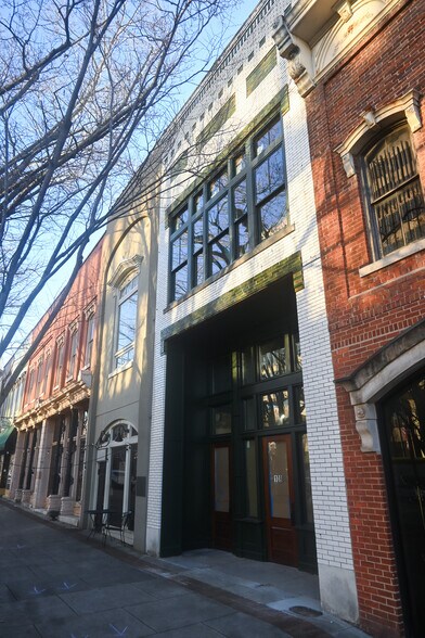 108 South Side Sq, Huntsville, AL à louer - Photo du bâtiment - Image 2 de 3