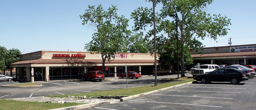 7517-7523 Cameron Rd, Austin, TX à louer - Photo du bâtiment - Image 2 de 13