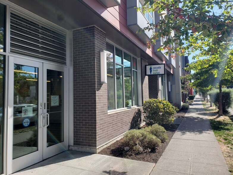 5444 Delridge Way SW, Seattle, WA à louer - Photo du bâtiment - Image 3 de 9