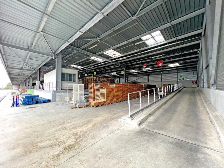Industrial in Baziège for lease - Building Photo - Image 2 of 8