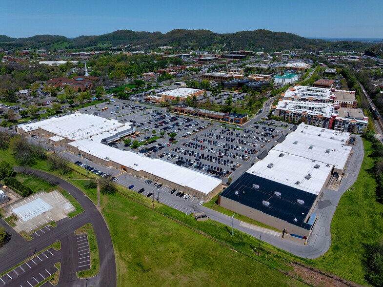 330 Franklin Rd, Brentwood, TN à louer - Photo du bâtiment - Image 2 de 7