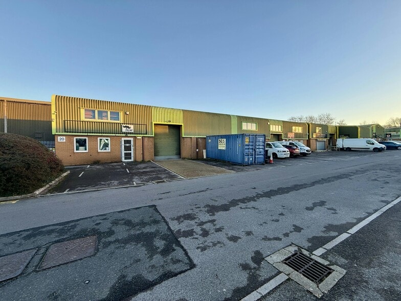 20-22 Benson Rd, Poole for lease - Building Photo - Image 2 of 15
