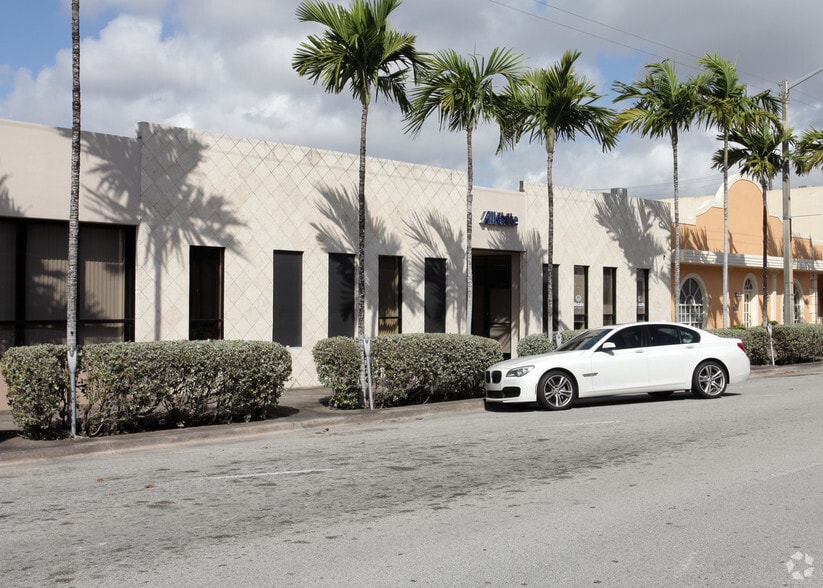 1110 Ponce De Leon Blvd, Miami, FL à louer - Photo du bâtiment - Image 3 de 5
