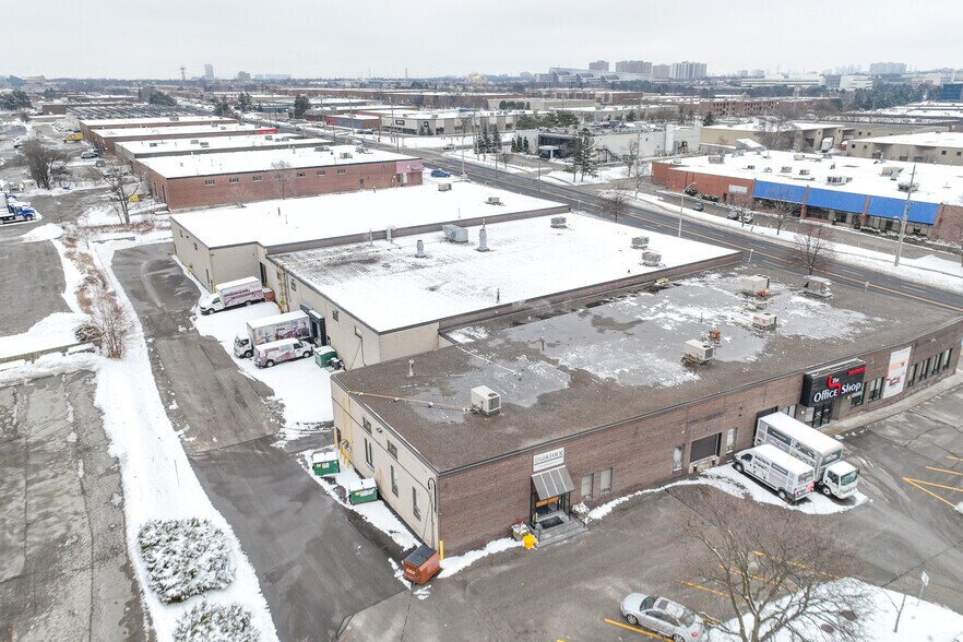 366-400 Denison St, Markham, ON à louer - Photo du bâtiment - Image 3 de 3