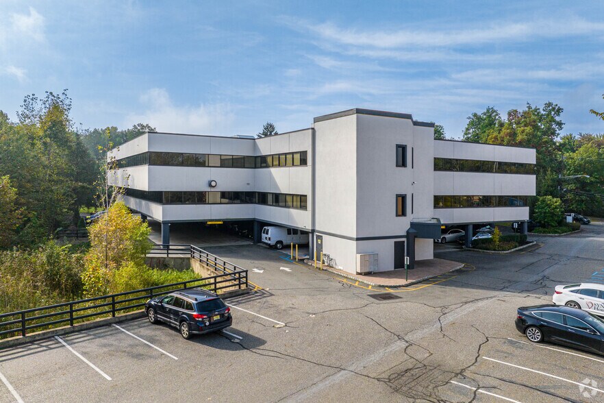 181 New Rd, Parsippany, NJ à louer - Photo du bâtiment - Image 2 de 23