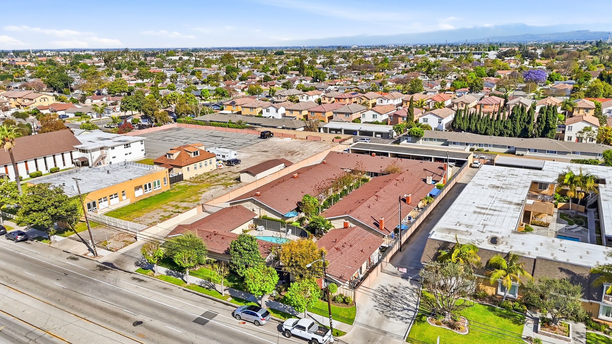 3221 W Ball Rd, Anaheim, CA for sale Primary Photo- Image 1 of 18