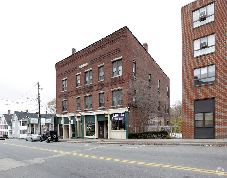 79-81 Elm St, Millbury, MA à vendre - Photo principale - Image 1 de 1