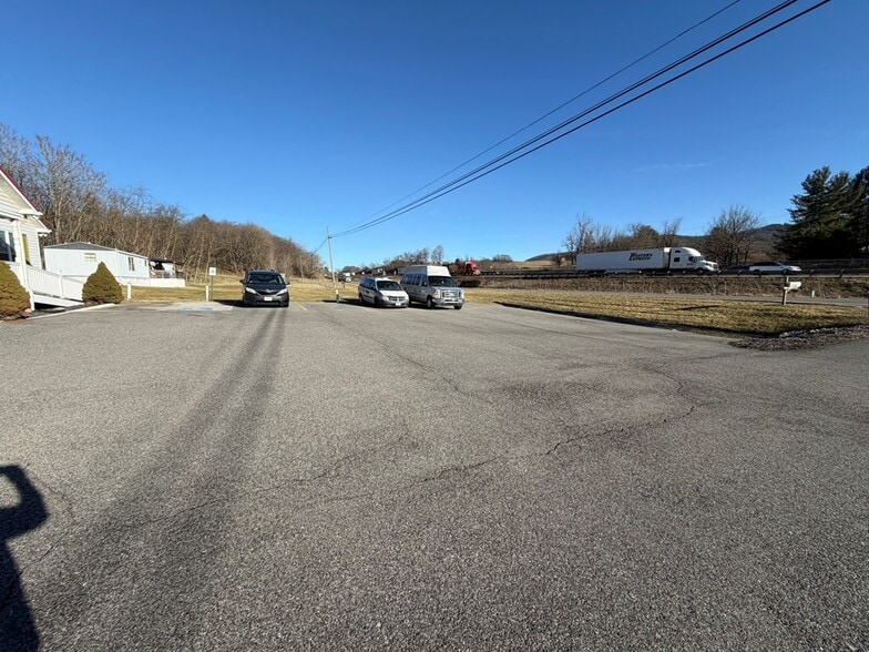 602 E Lee Hwy, Wytheville, VA for sale - Building Photo - Image 3 of 7