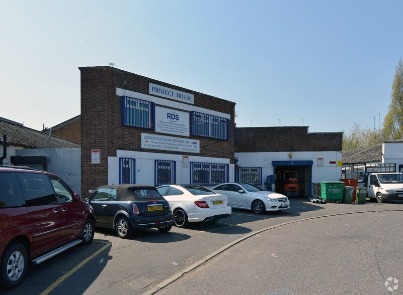 6 Raven Rd, Londres à louer - Photo principale - Image 1 de 7