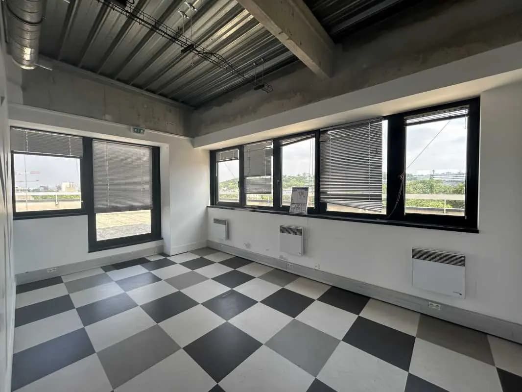 Bureau dans Pantin à louer Photo intérieure- Image 1 de 1