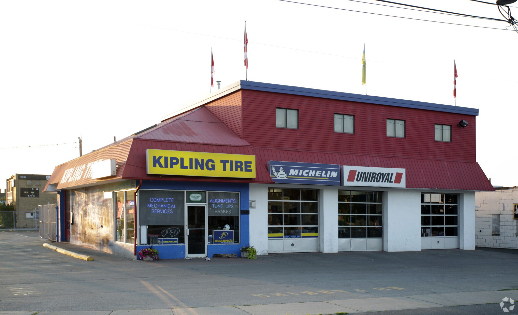 837 Kipling Ave, Toronto, ON à louer Photo principale- Image 1 de 3