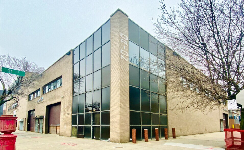 1102 37th Ave, Long Island City, NY à vendre - Photo principale - Image 1 de 6
