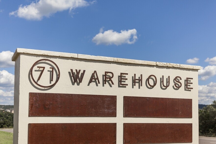 5200 Electric Ave, Spicewood, TX for lease - Lobby - Image 2 of 6