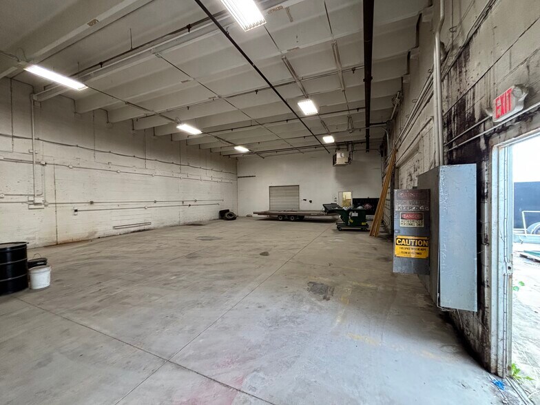 4003 J St SW, Cedar Rapids, IA for lease - Building Photo - Image 3 of 11