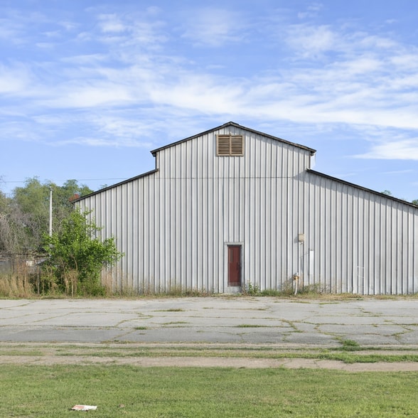 233 E Broad Ave, Albany, GA for sale - Primary Photo - Image 1 of 4