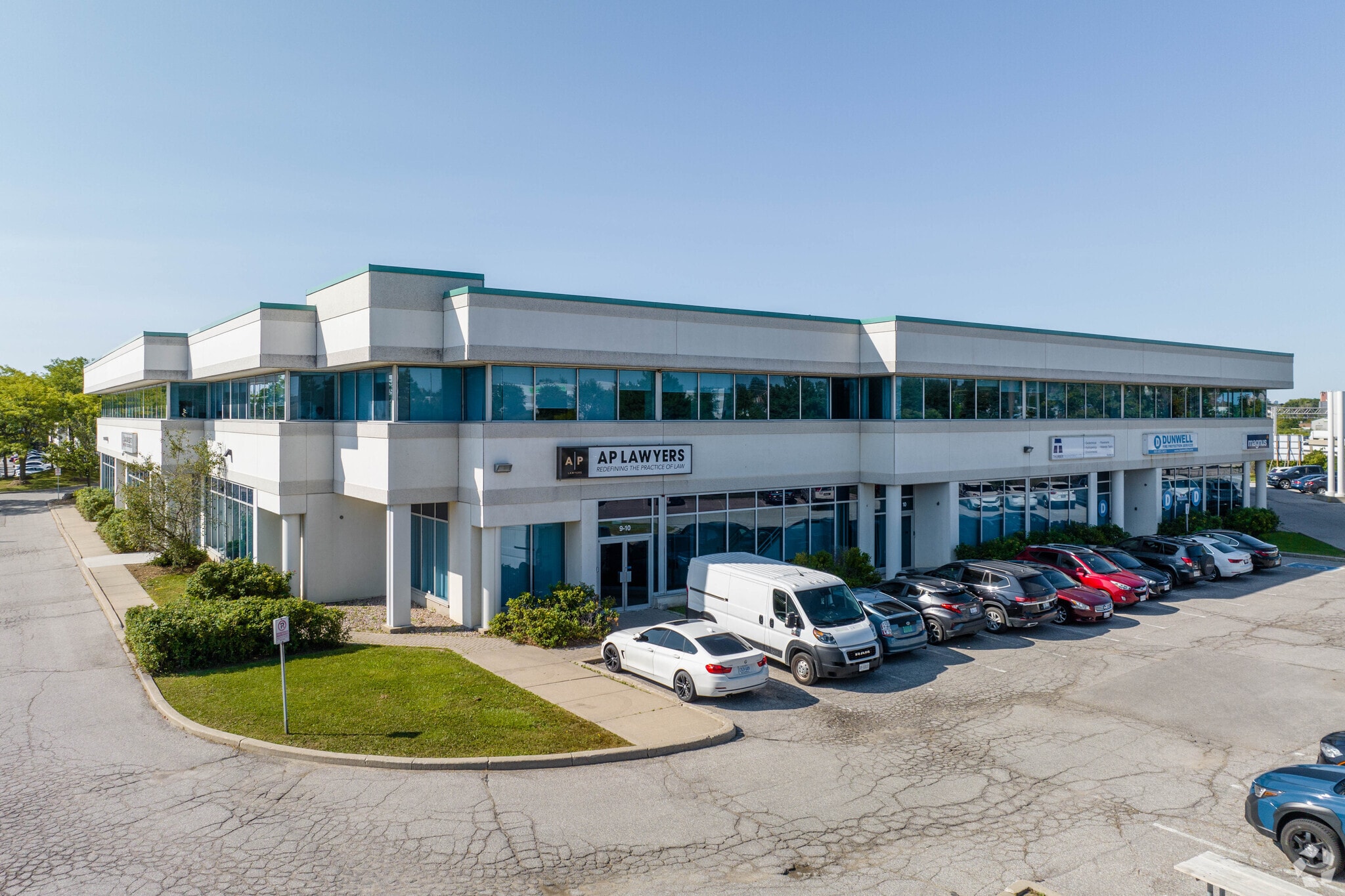 1815 Ironstone Mnr, Pickering, ON for lease Primary Photo- Image 1 of 6