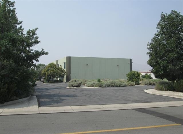 75 Isidor Ct, Sparks, NV à louer - Photo du bâtiment - Image 2 de 9