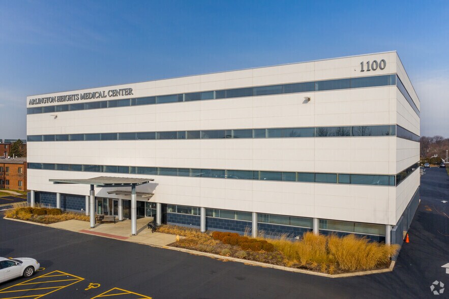 1100 W Central Rd, Arlington Heights, IL à louer - Photo du bâtiment - Image 1 de 13