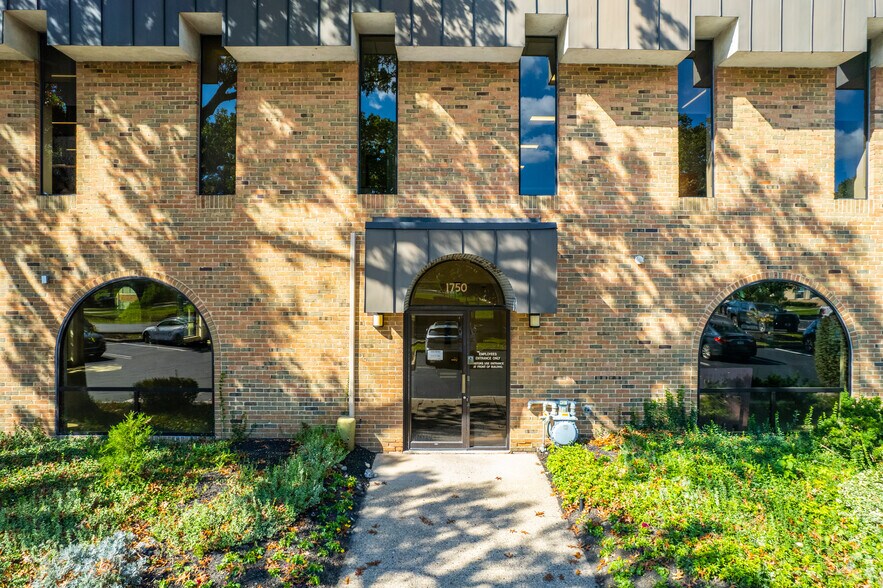 1750 Walton Rd, Blue Bell, PA à louer - Photo du bâtiment - Image 3 de 5