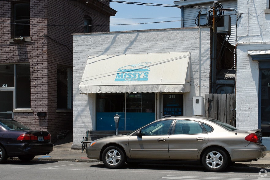 201 Woodland Ave, Lexington, KY for sale - Building Photo - Image 2 of 2