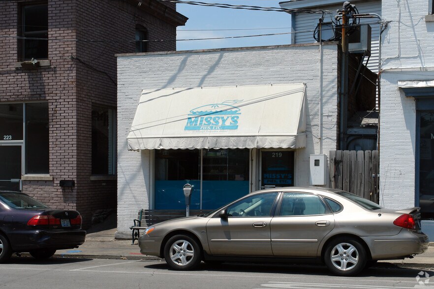 201 Woodland Ave, Lexington, KY à vendre - Photo du bâtiment - Image 2 de 2