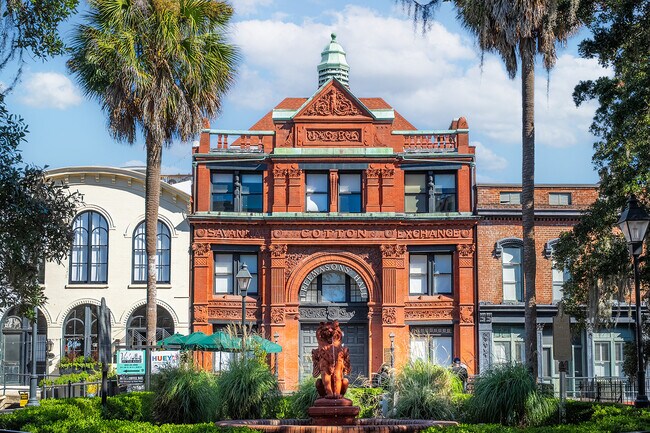 Plus de détails pour 100 E Bay St, Savannah, GA - Spécialité à vendre